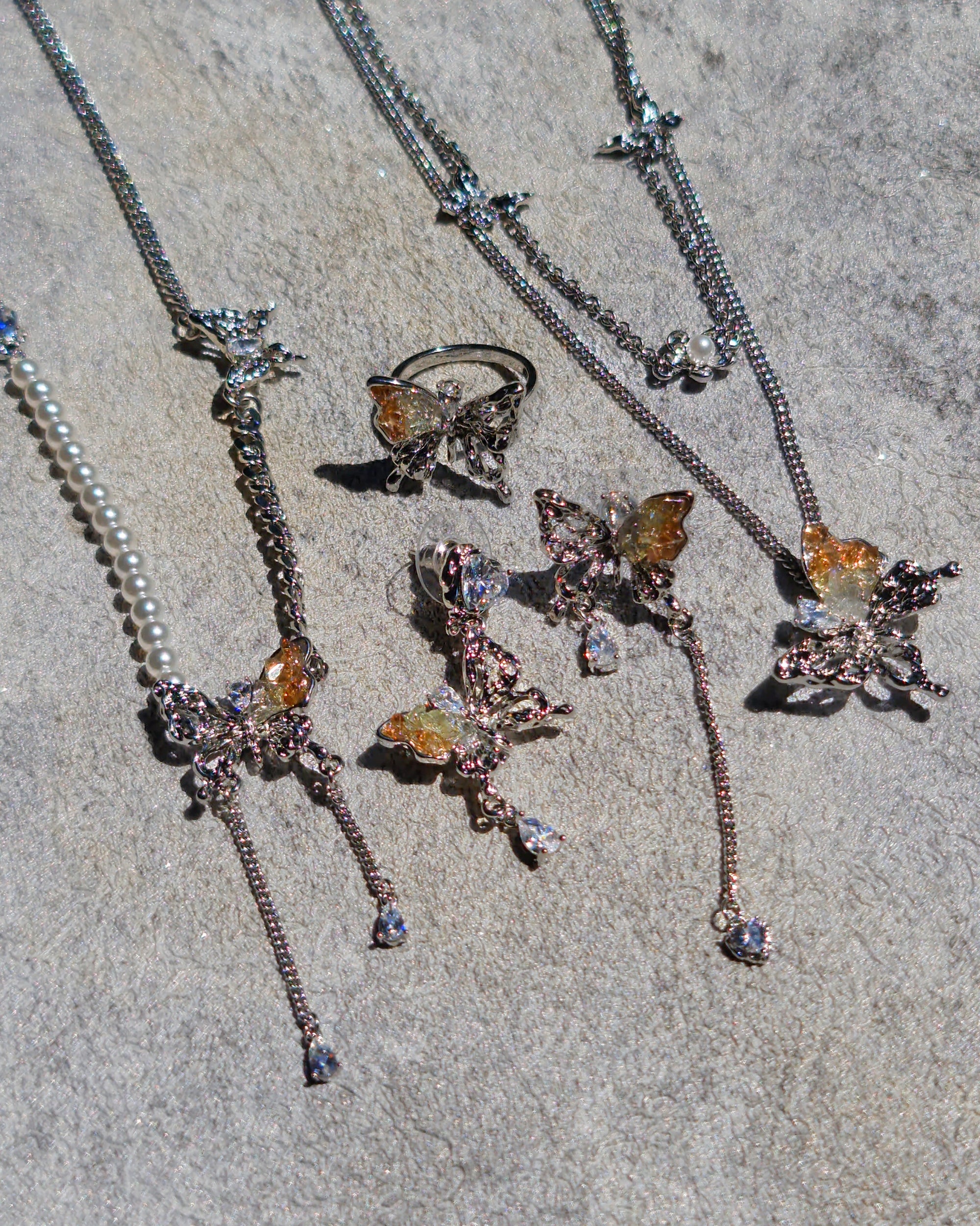Amber Wings Pearl Necklace - Nikaneko