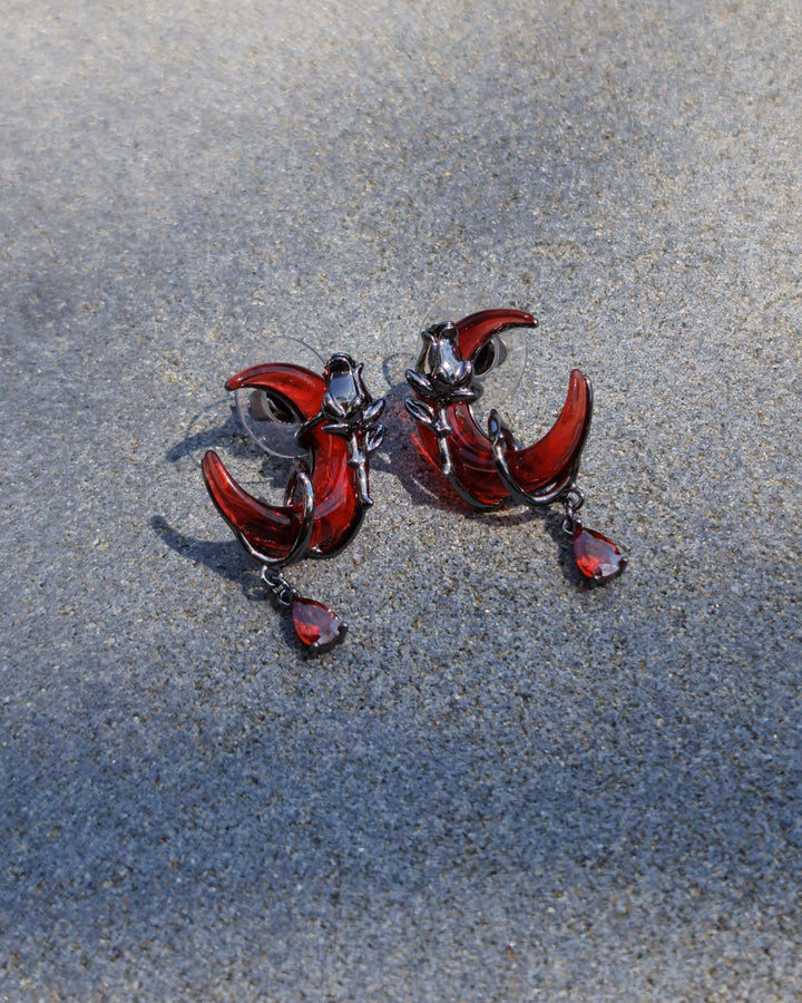Blood Moon Earrings - Nikaneko