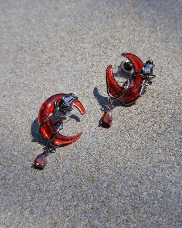 Blood Moon Earrings - Nikaneko
