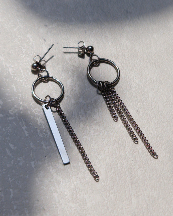 Chain and Hoops Mismatched Earrings - Nikaneko