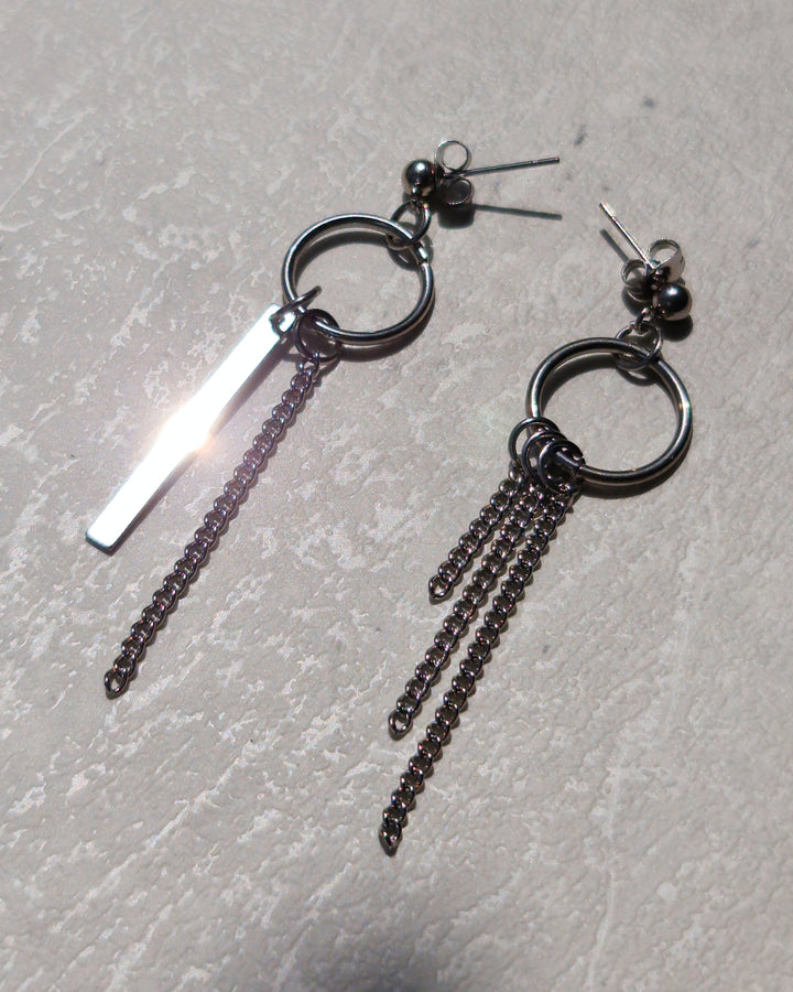 Chain and Hoops Mismatched Earrings - Nikaneko