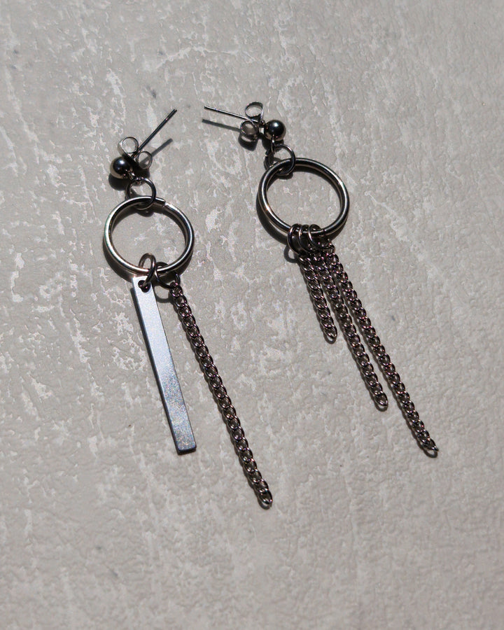Chain and Hoops Mismatched Earrings - Nikaneko