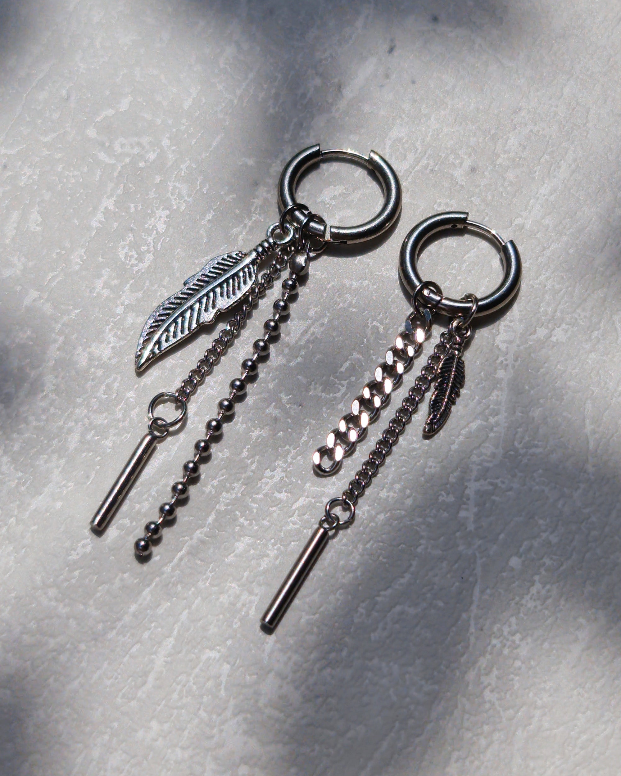 Feather and Chain Mismatched Earrings - Nikaneko