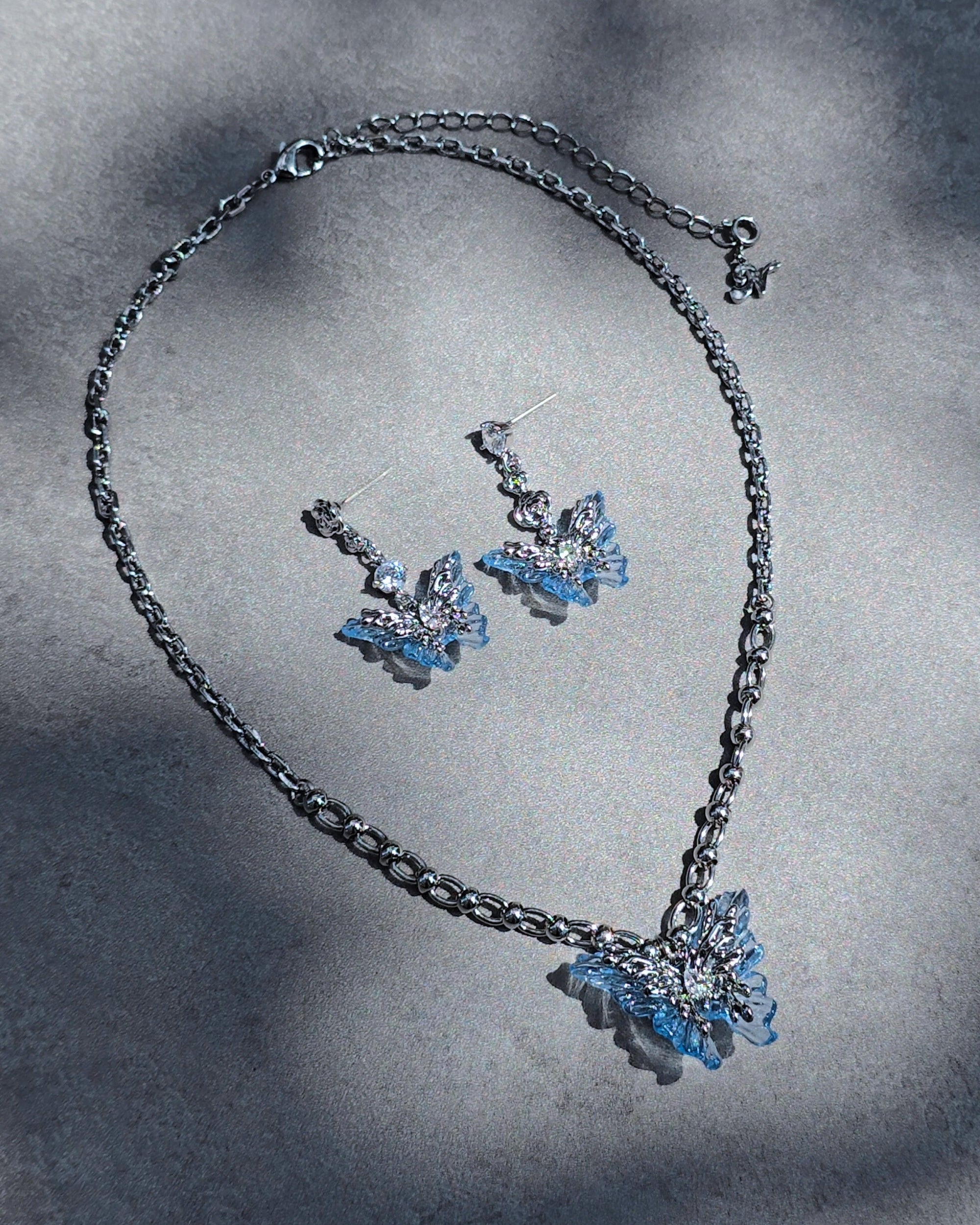 Frosty Butterfly Earrings - Nikaneko