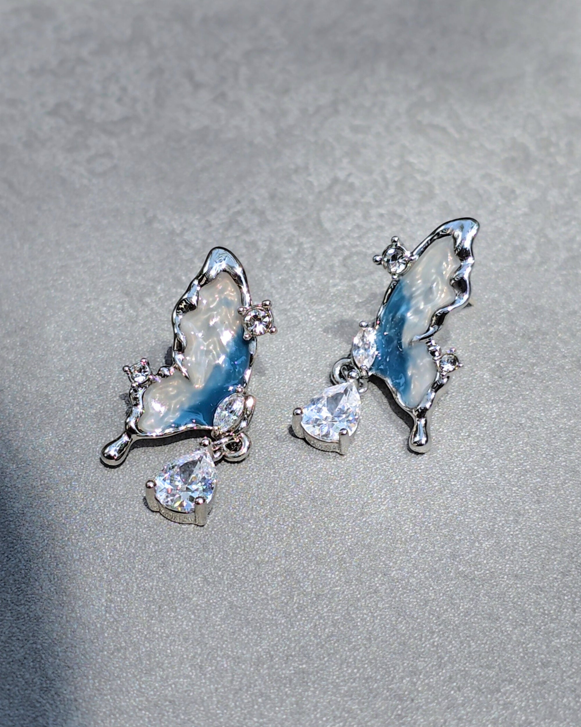 Glacier Wings Earrings - Nikaneko