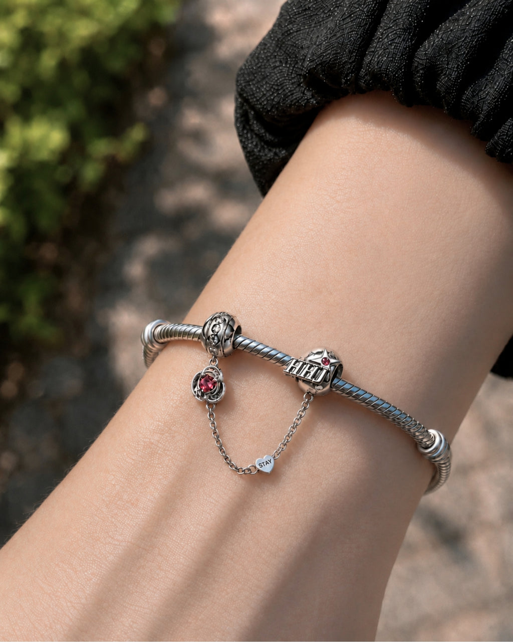 Hyunjin Rose Safety Chain Charm