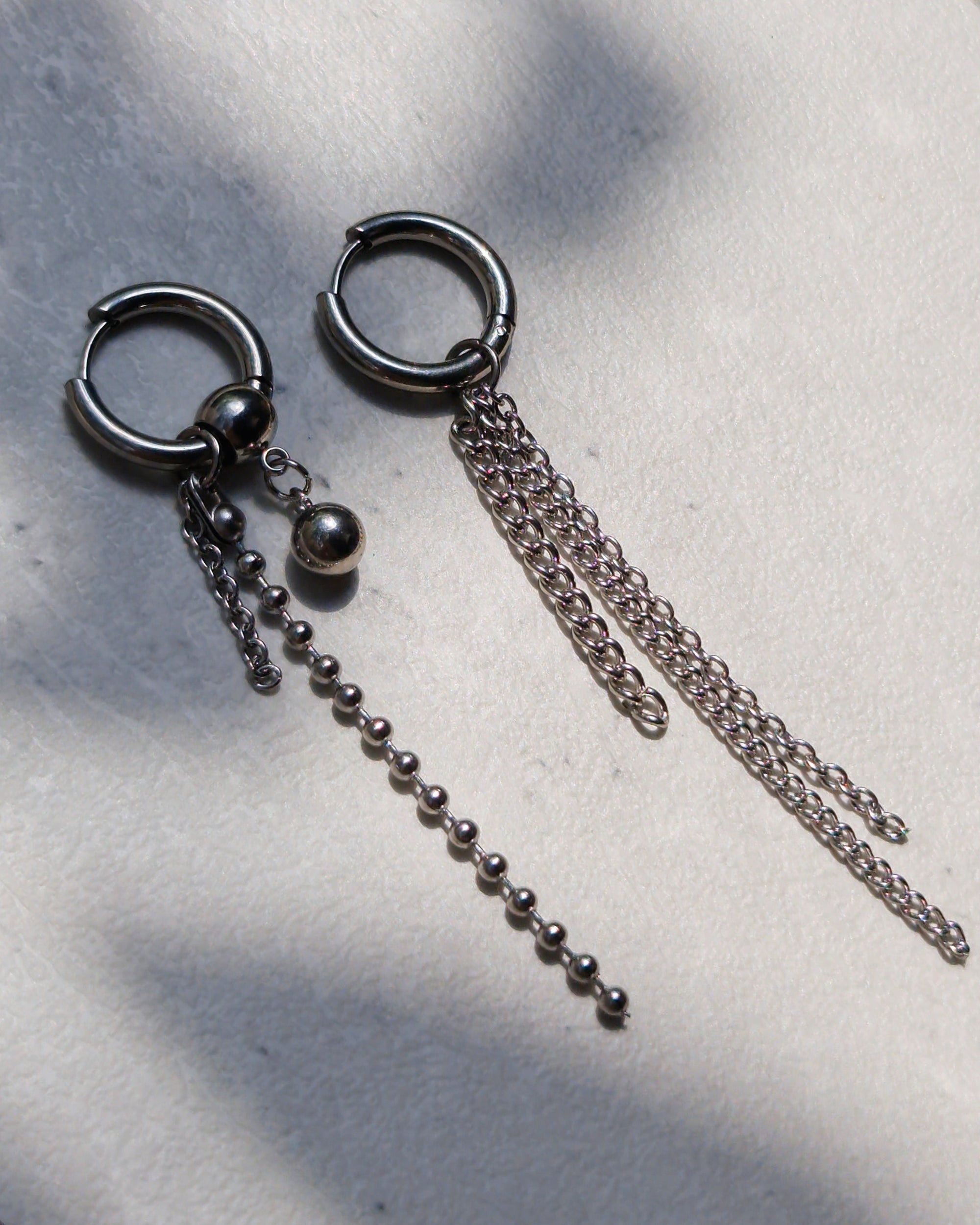 Triple Chain and Beads Mismatched Earrings - Nikaneko